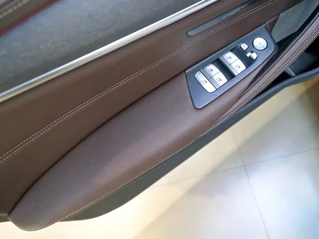 BMW 5 Series 2023 — фото 13