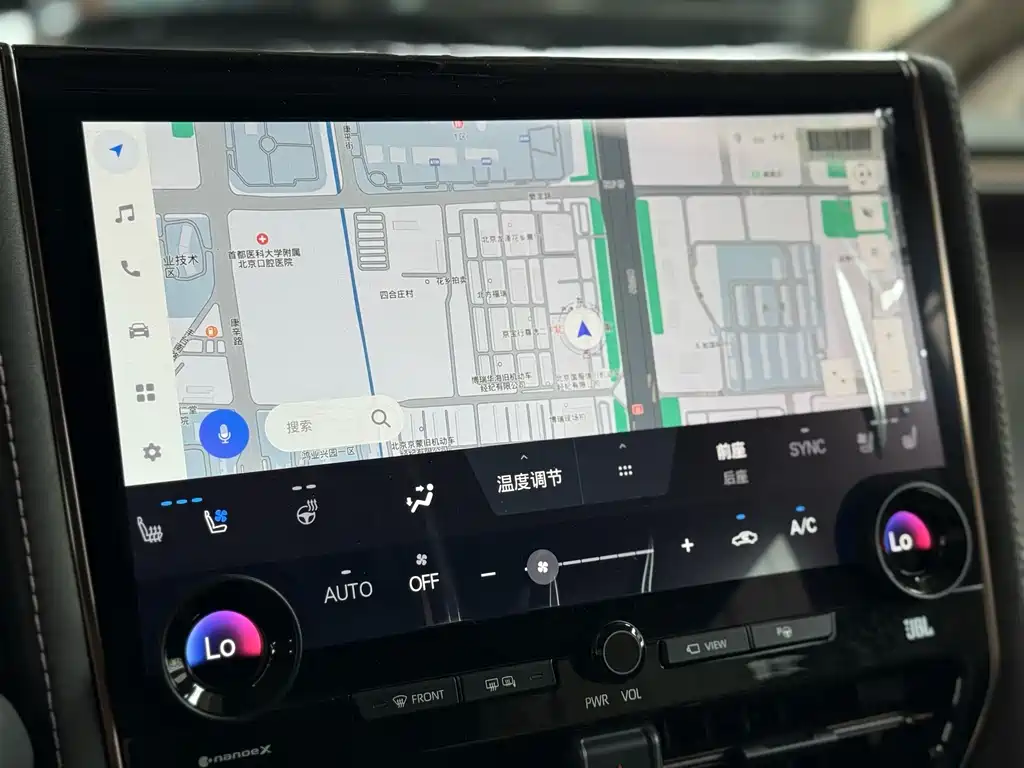 Toyota Alphard 2023 — фото 12