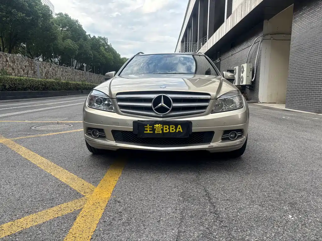 Mercedes-Benz C-Class 2011