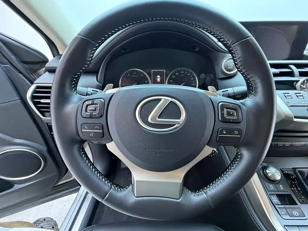 Lexus NX 2021