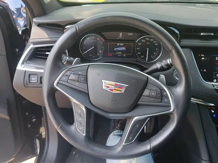 Cadillac XT5 2024 — фото 11
