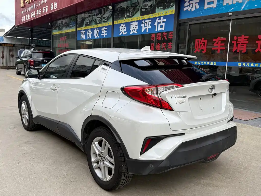 Toyota C-HR 2021 — фото 6