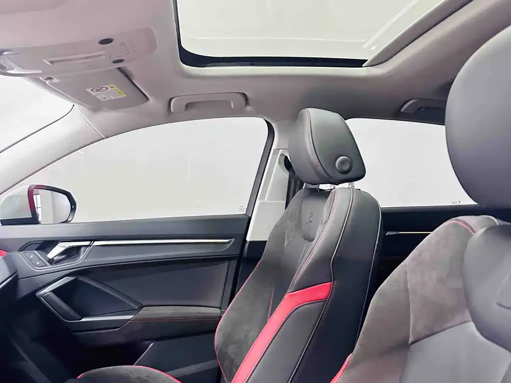 Audi Q3 Sportback 2021 — фото 15