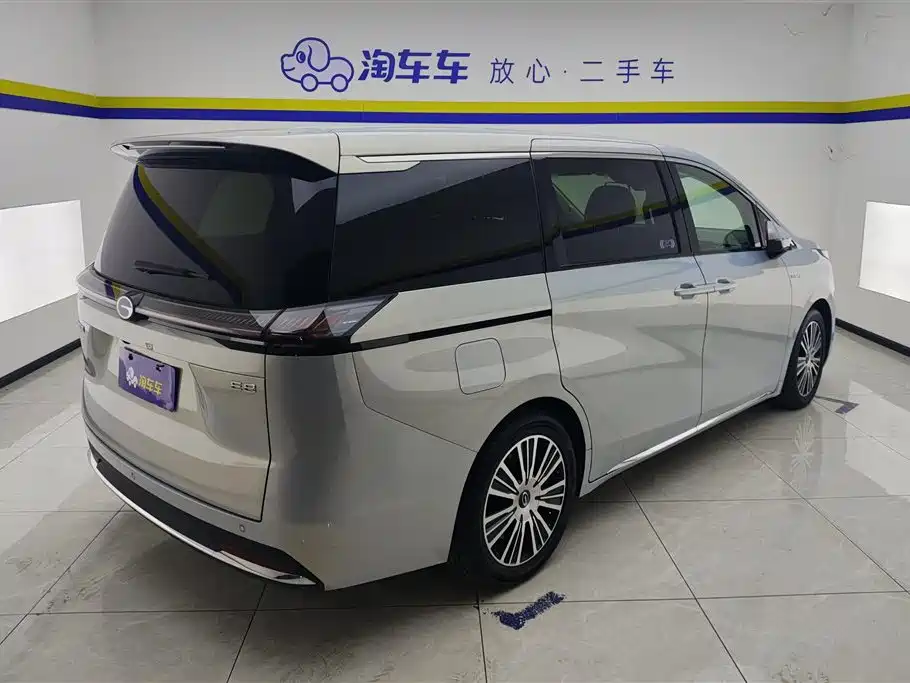GAC Motor E8 PHEV 2024 — фото 3