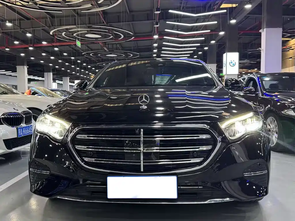 Mercedes-Benz E-Class 2024
