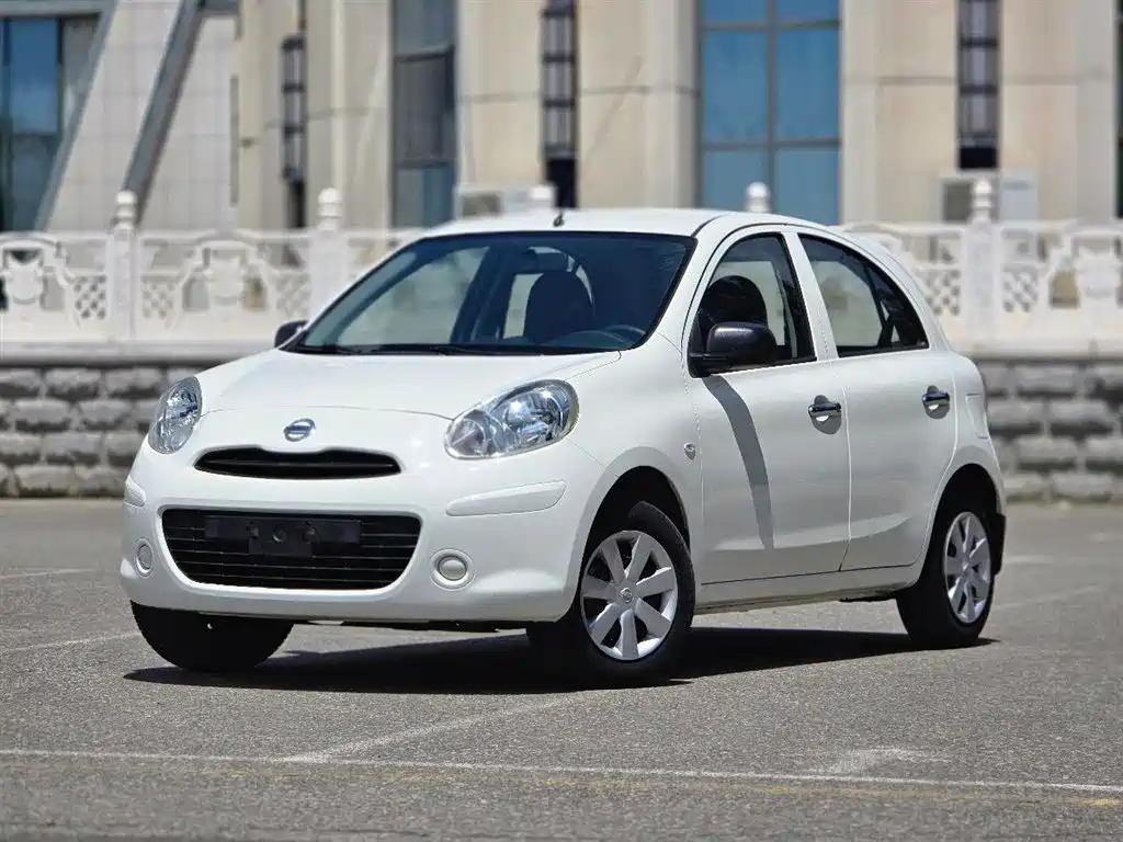 Nissan March 2013