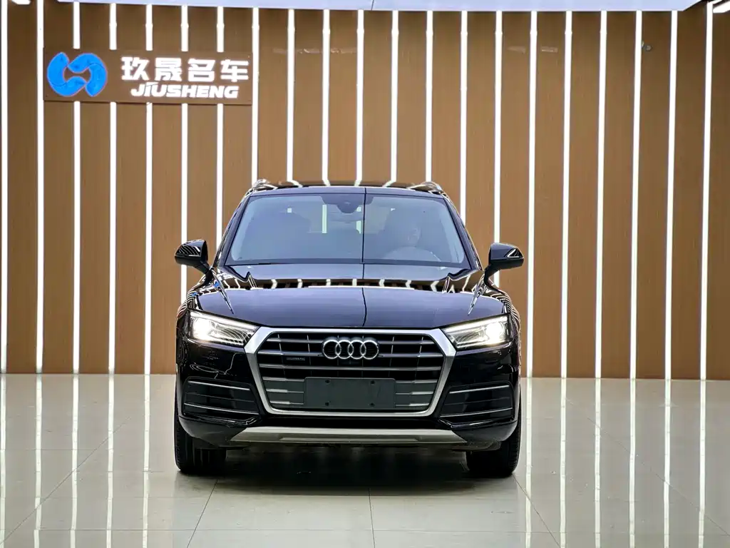 Audi Q5L 2018 — фото 2