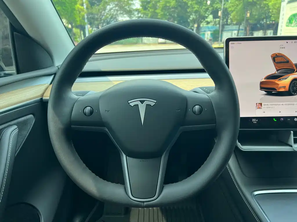 Tesla Model Y 2023 — фото 9