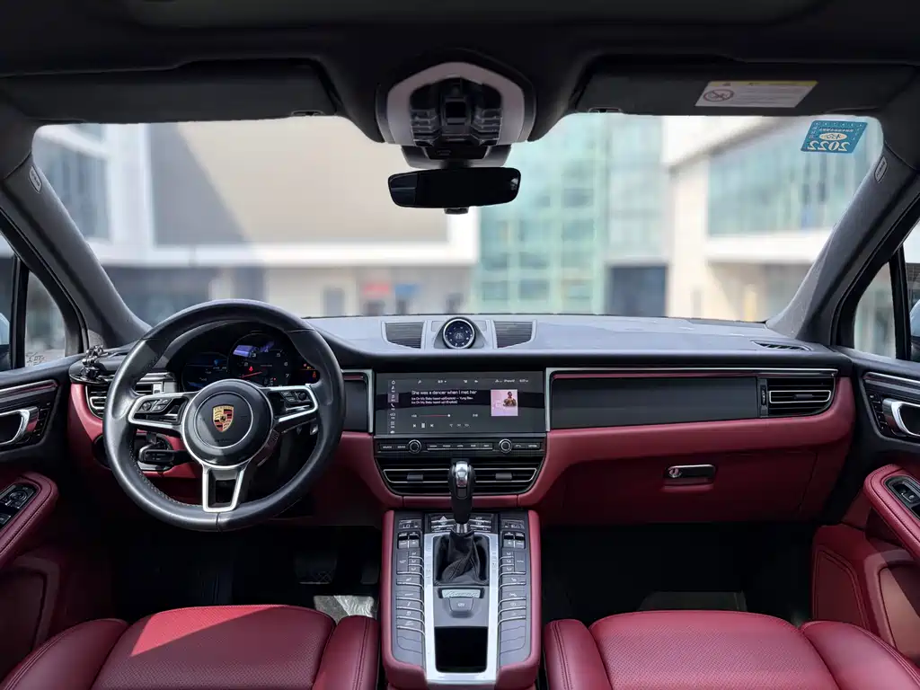 Porsche Macan 2020 — фото 11
