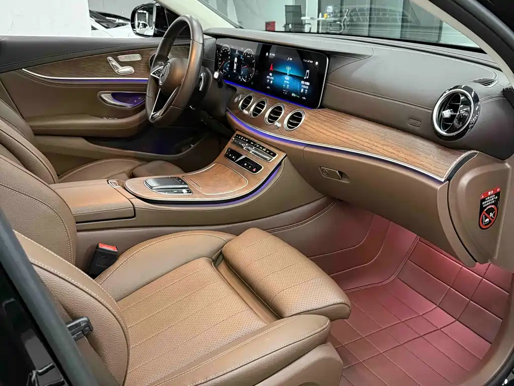 Mercedes-Benz E-Class 2022 — фото 12