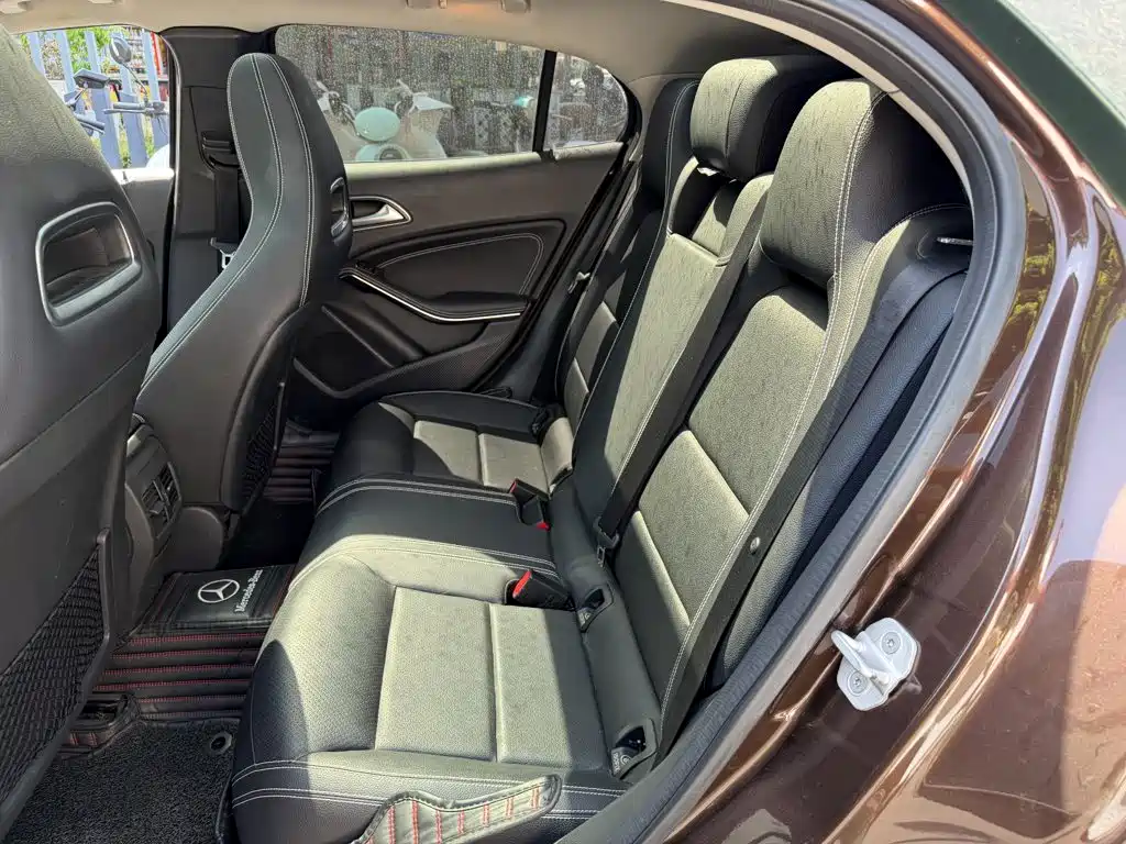 Mercedes-Benz GLA 2017 — фото 12
