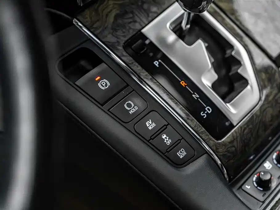 Toyota Vellfire 2022 — фото 15