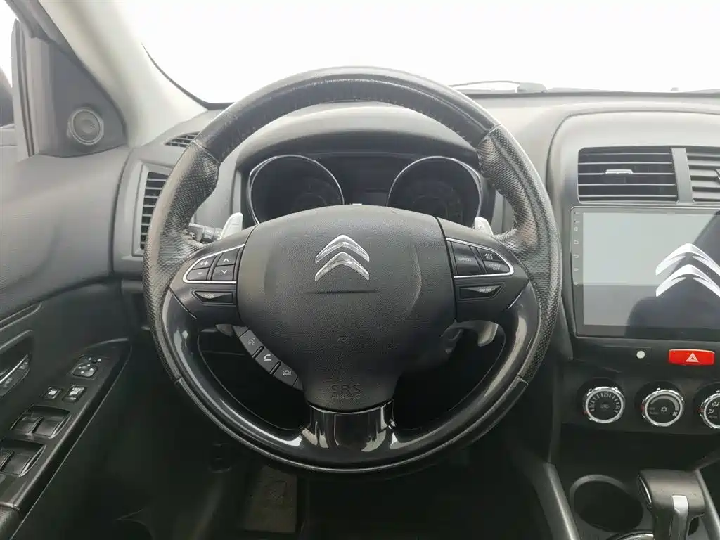 Citroen C4 Aircross 2016 — фото 11