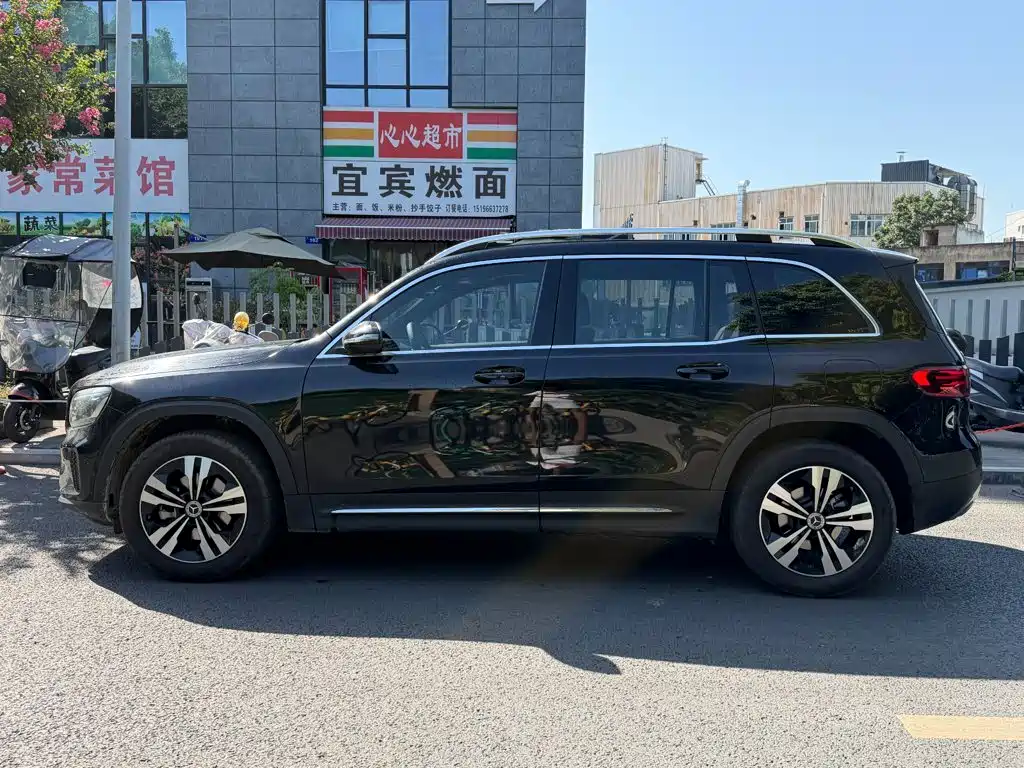 Mercedes-Benz GLB 2025