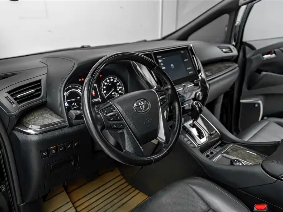 Toyota Vellfire 2022 — фото 13