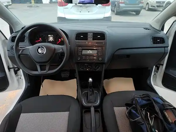 Volkswagen Polo 2016