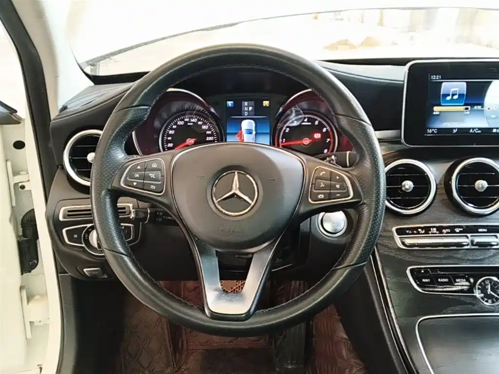 Mercedes-Benz C-Class 2018 — фото 11