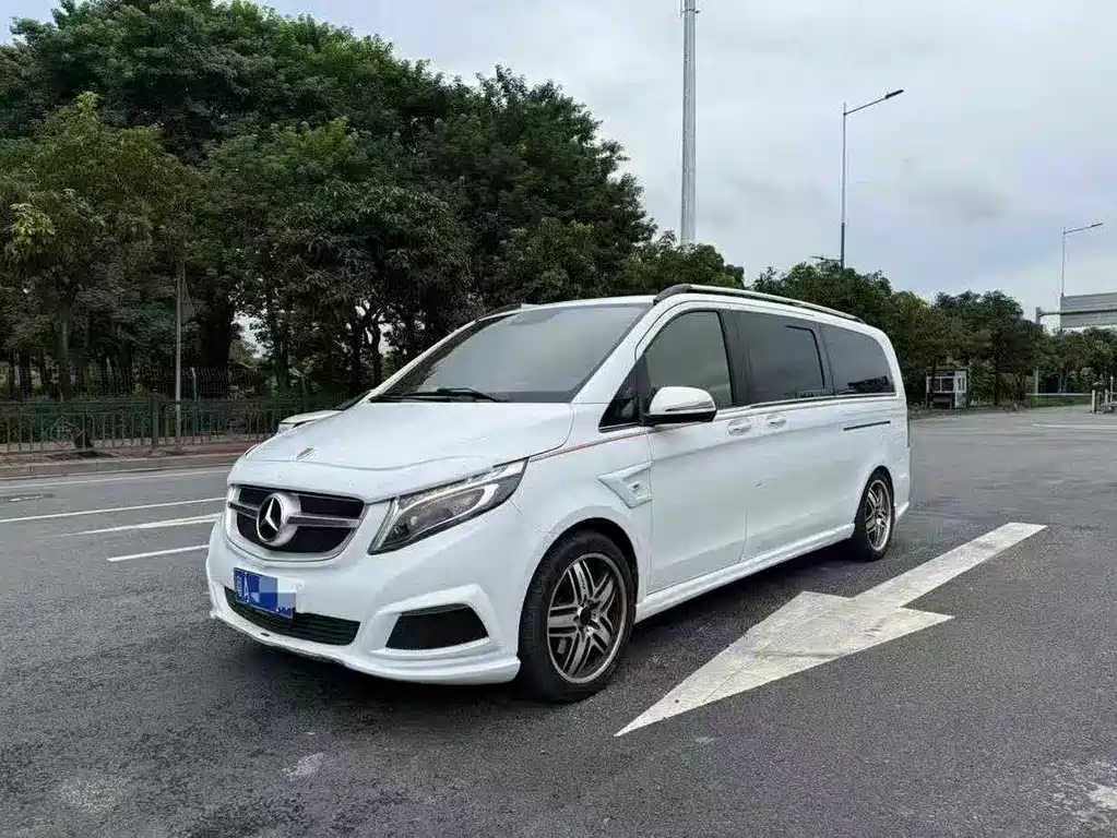 Mercedes-Benz V-Class 2018 — фото 1