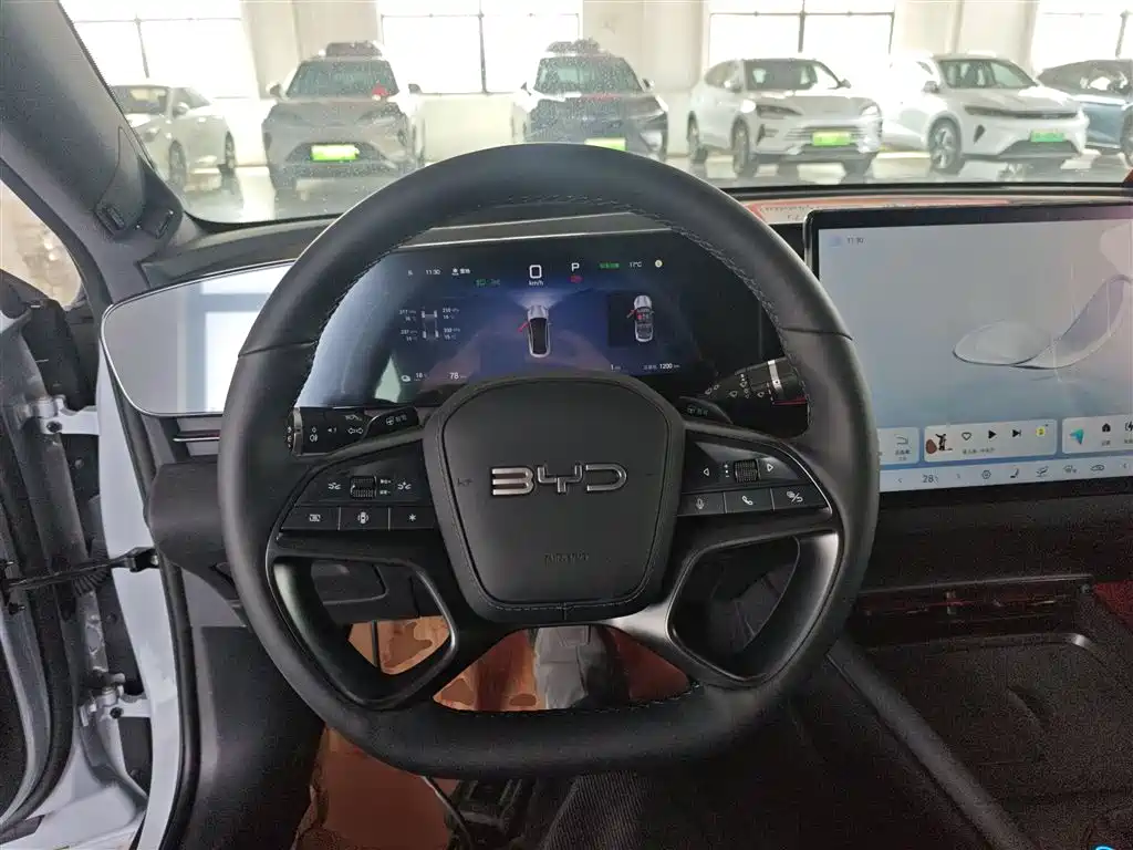 BYD Seal 2025 — фото 11