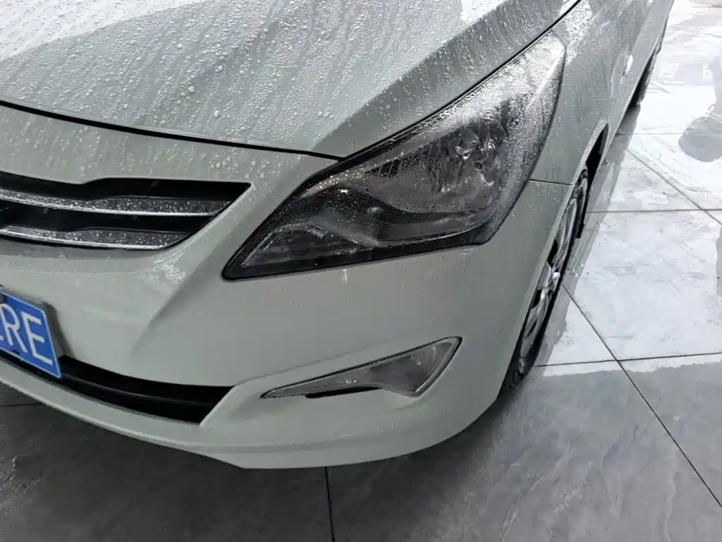 Hyundai Verna 2015 — фото 24