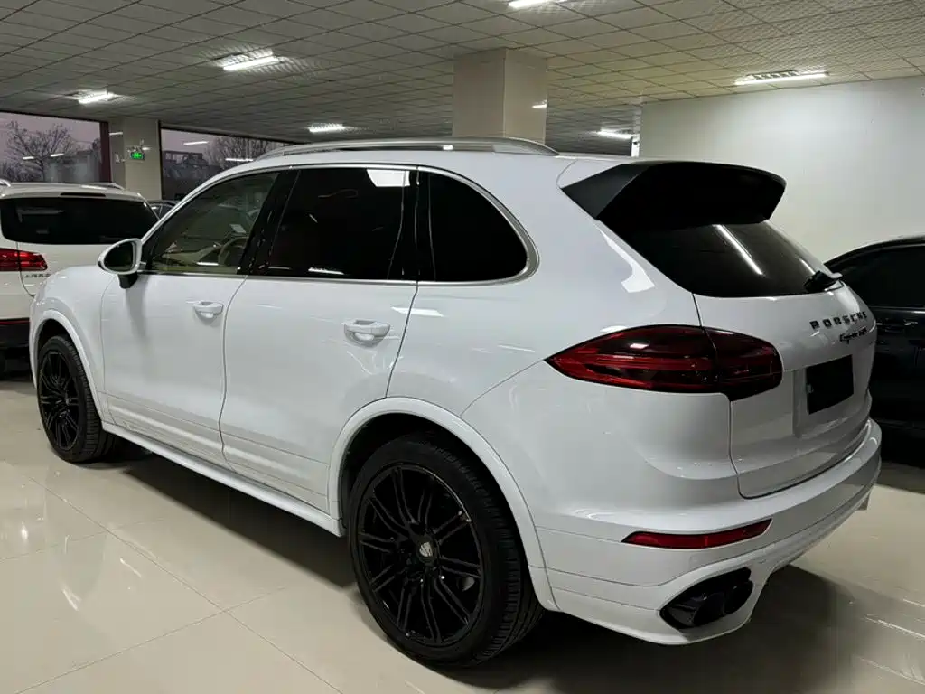 Porsche Cayenne 2015 — фото 22
