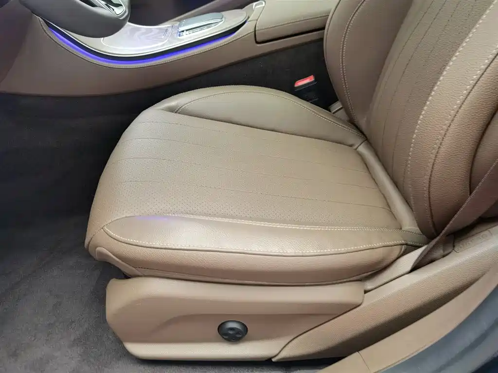 Mercedes-Benz E-Class 2023 — фото 20