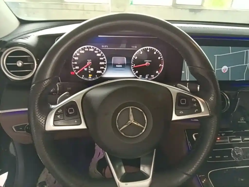 Mercedes-Benz E-Class 2016 — фото 11