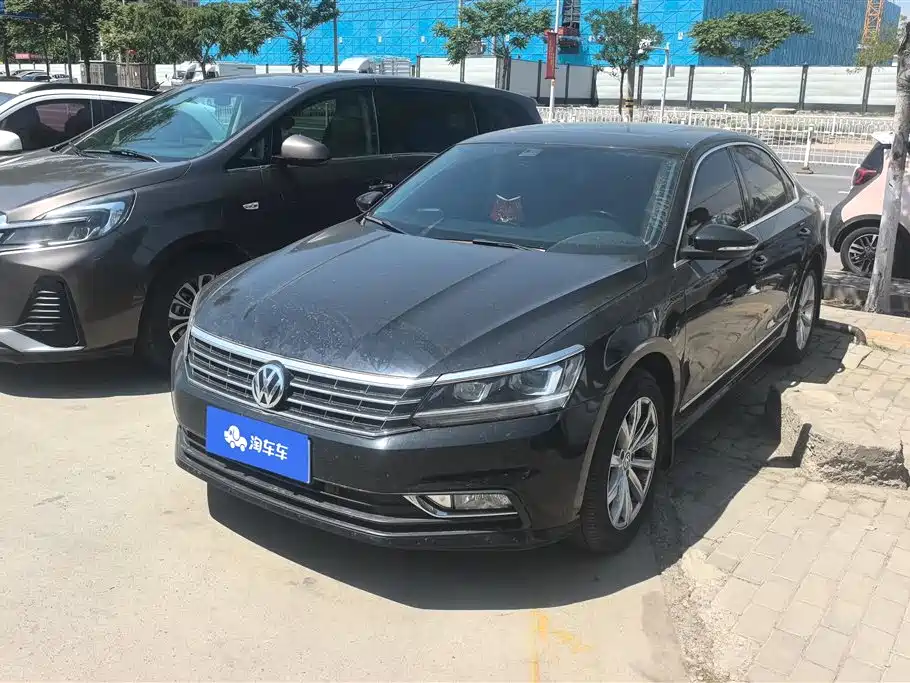 Volkswagen Passat 2018 — фото 1
