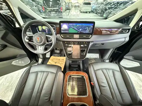 Hongqi HQ9 PHEV 2025