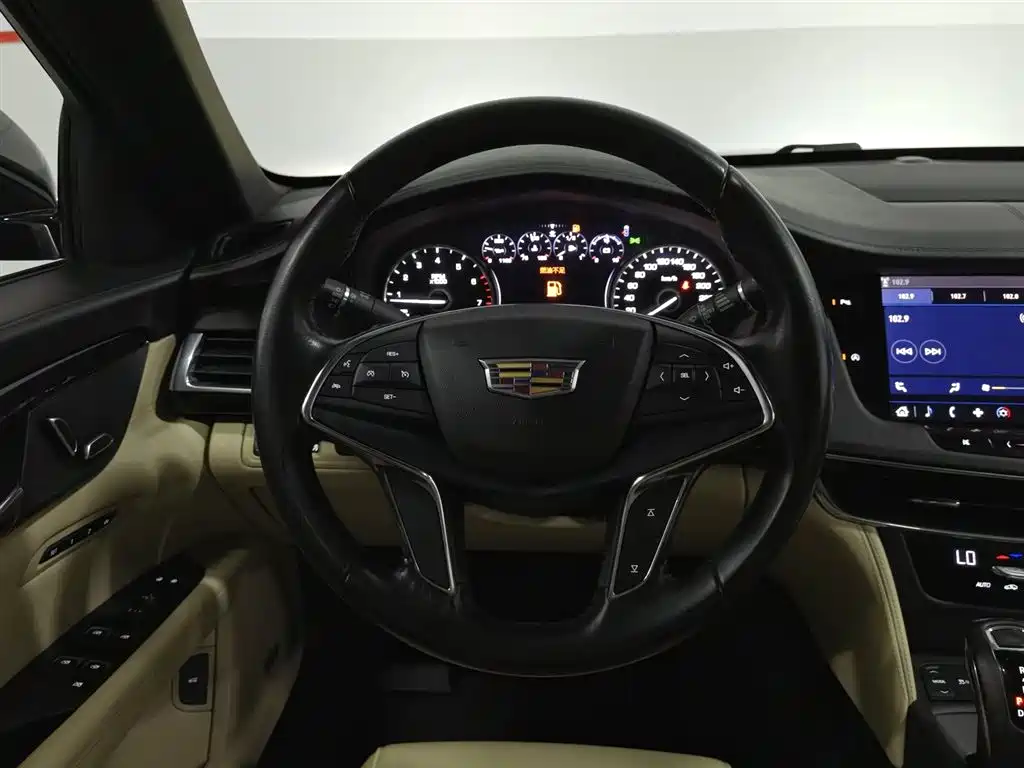 Cadillac CT6 2019 — фото 11