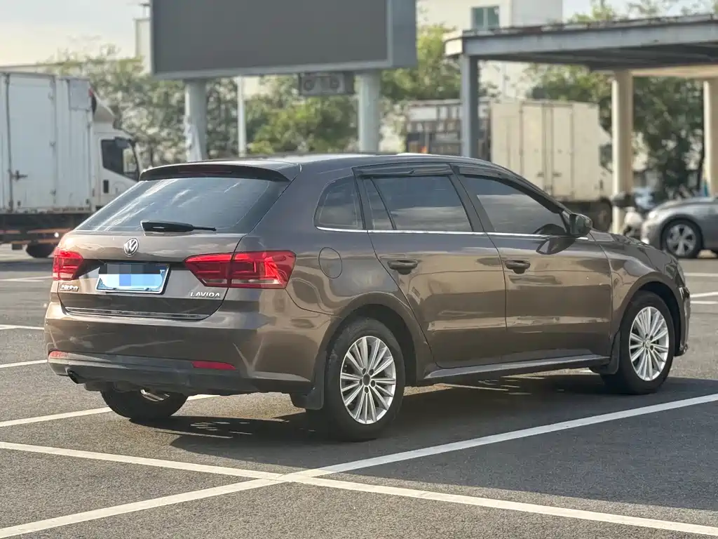 Volkswagen Gran Lavida 2015