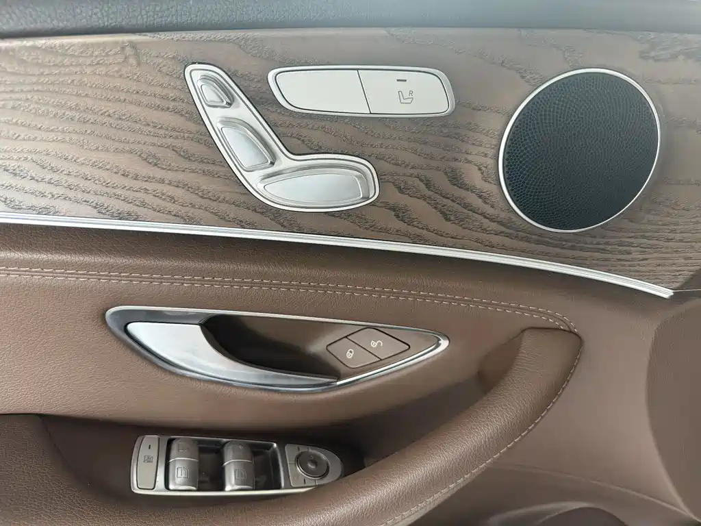 Mercedes-Benz E-Class 2022 — фото 13
