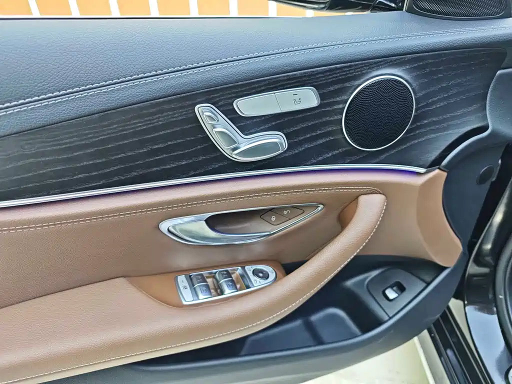 Mercedes-Benz E-Class 2019 — фото 11