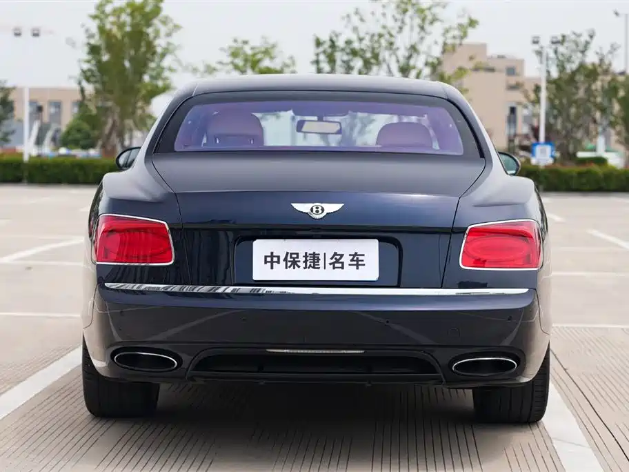 Bentley Flying Spur 2015 — фото 24