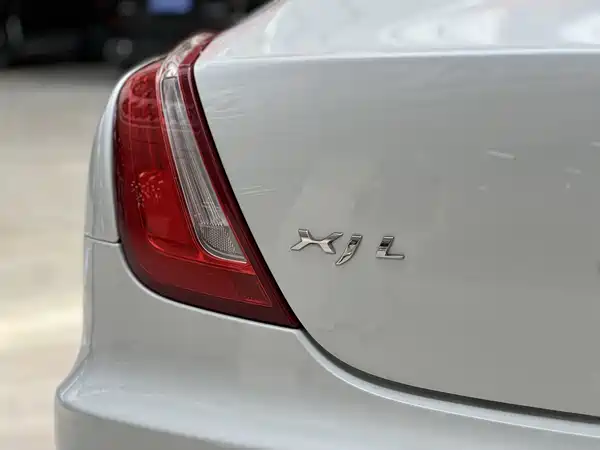 Jaguar XJ 2016