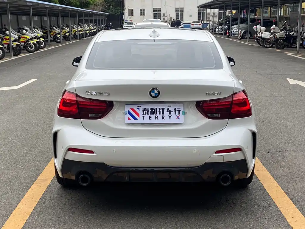 BMW 1 Series 2023