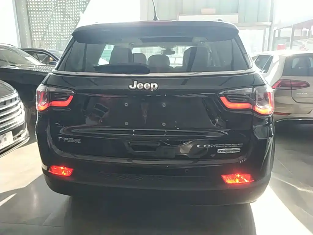 Jeep Compass 2017 — фото 6