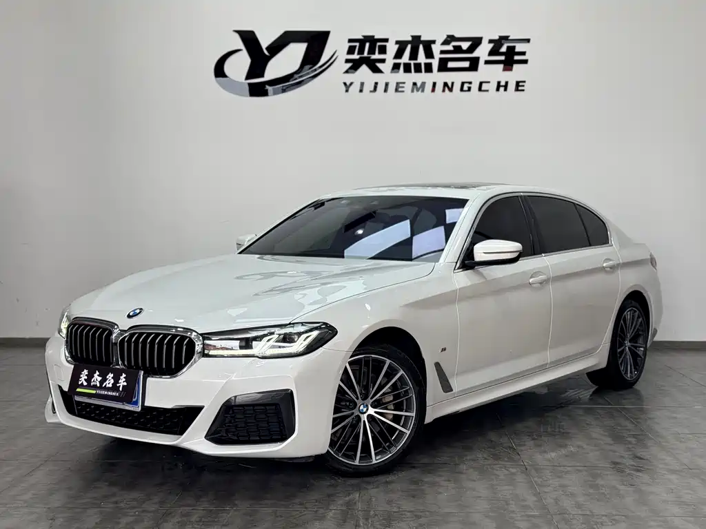 BMW 5 Series 2022 — фото 1