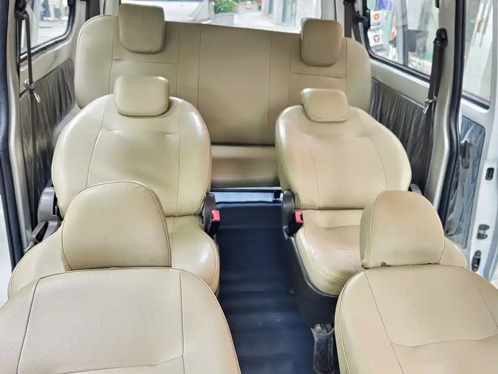 Wuling Rongguang V 2015 — фото 12