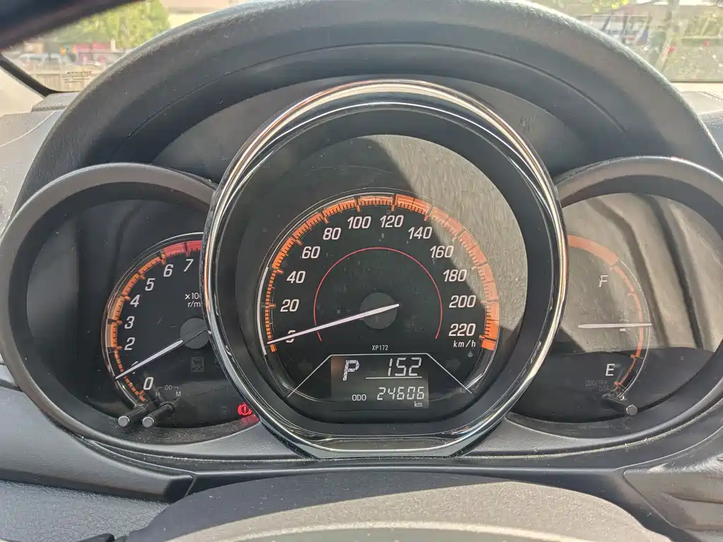 Toyota Yaris L 2022 — фото 17