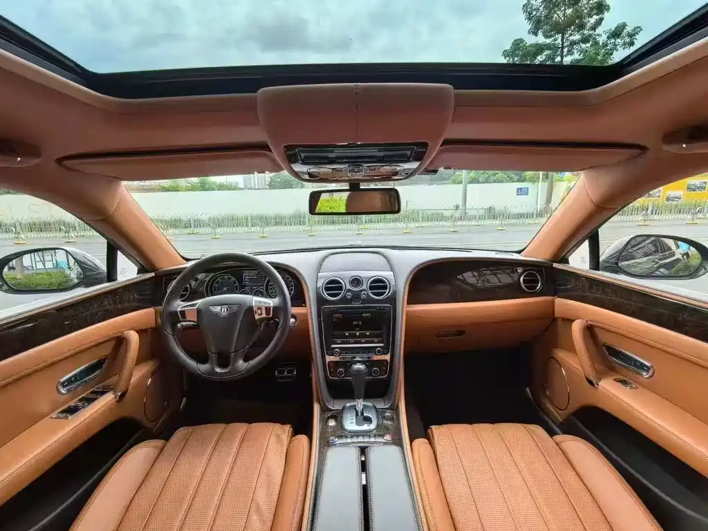 Bentley Flying Spur 2015 — фото 4