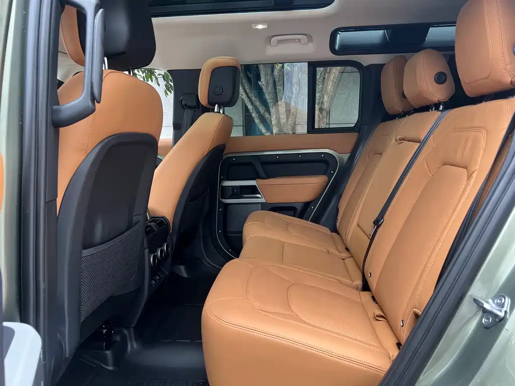 Land Rover Defender 2022