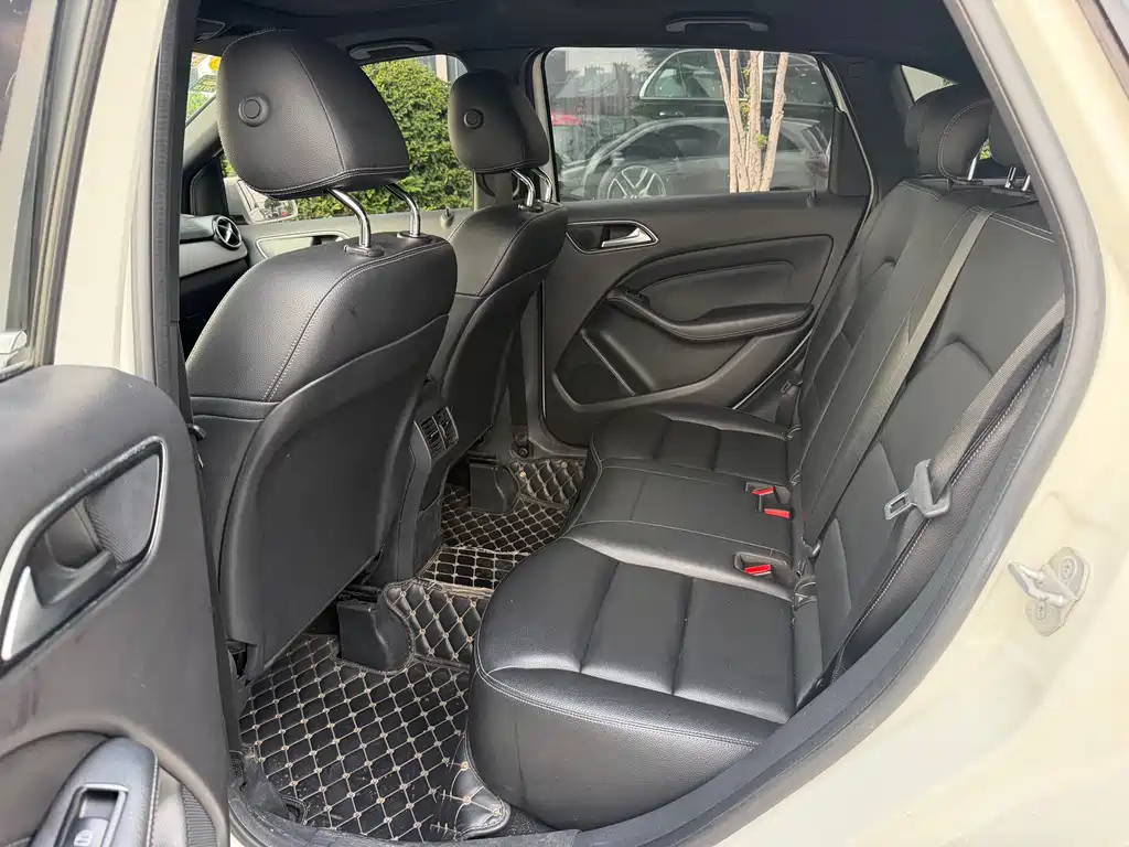 Mercedes-Benz B-Class 2016 — фото 14