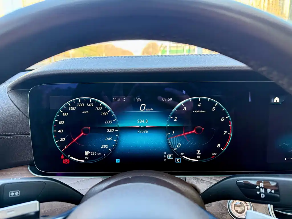 Mercedes-Benz E-Class 2023 — фото 12