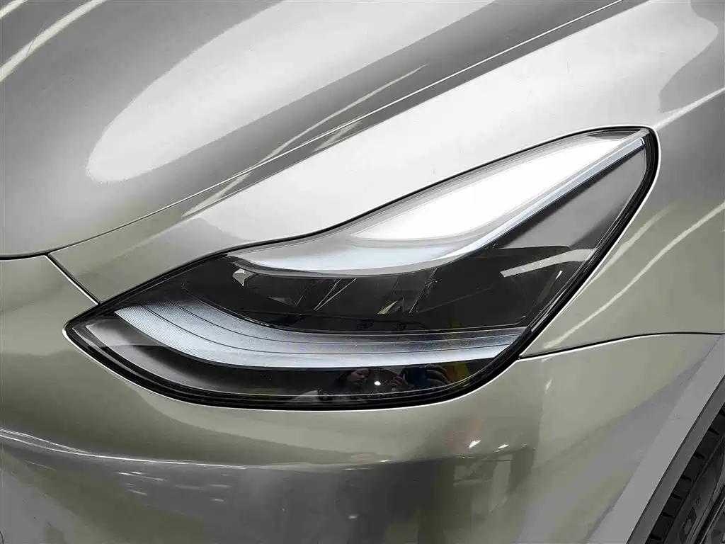 Tesla Model Y 2023 — фото 10