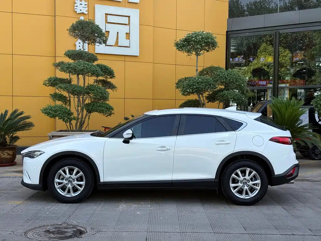 Mazda CX-4 2017 — фото 7
