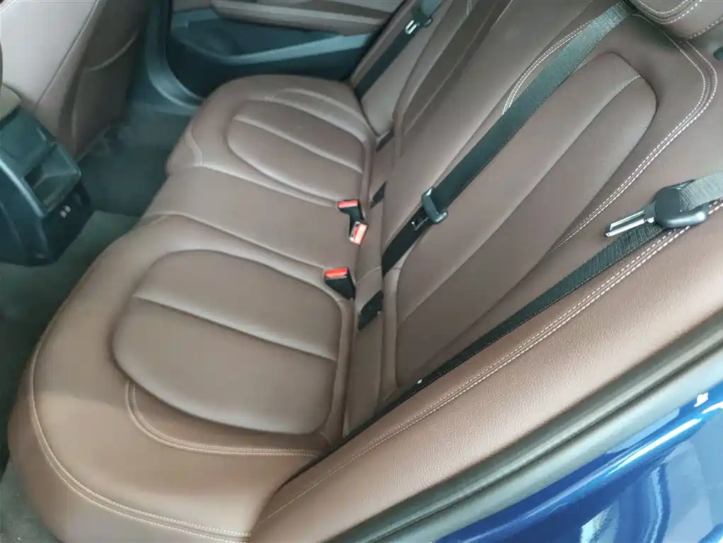 BMW 1 Series 2021 — фото 17