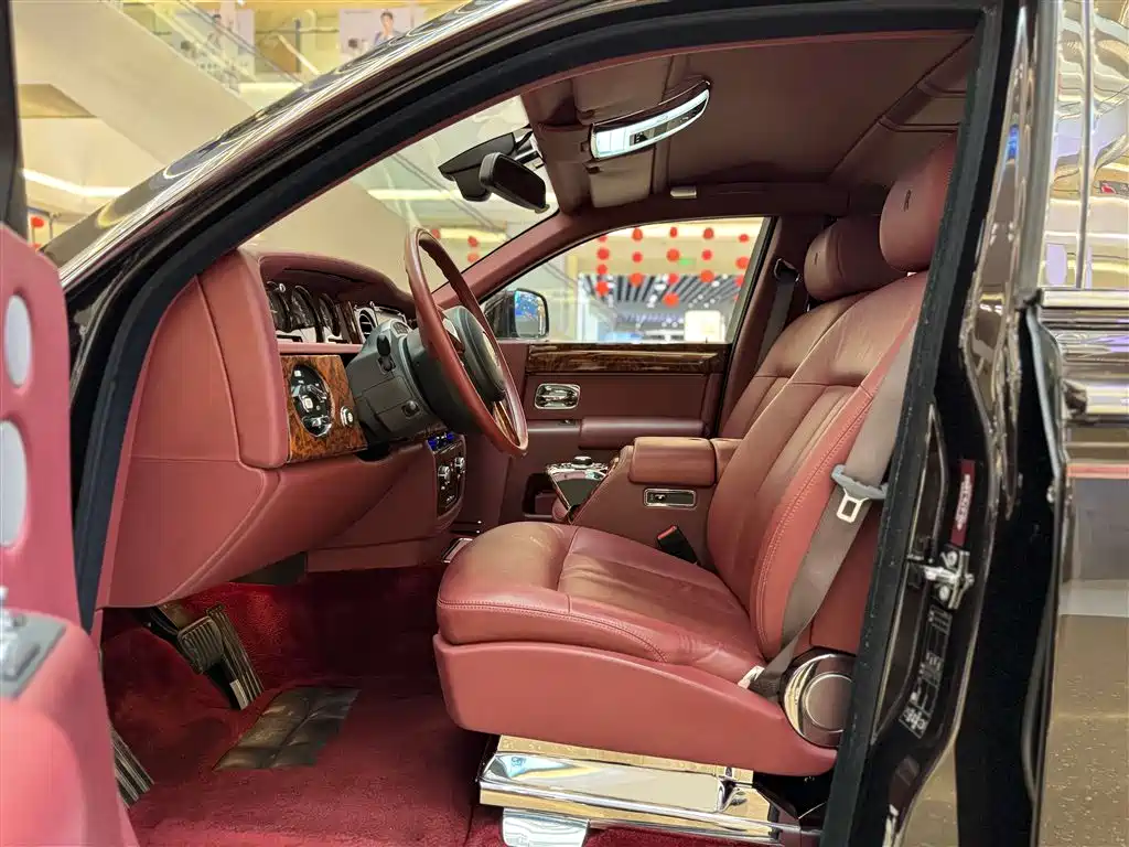 Rolls-Royce Phantom 2015 — фото 8