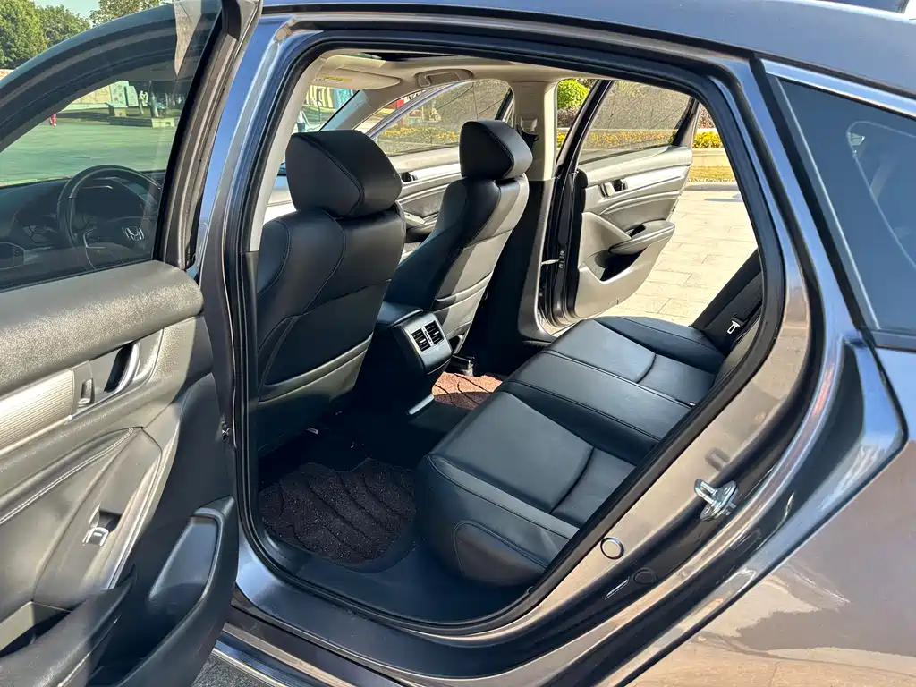 Honda Accord 2021 — фото 18