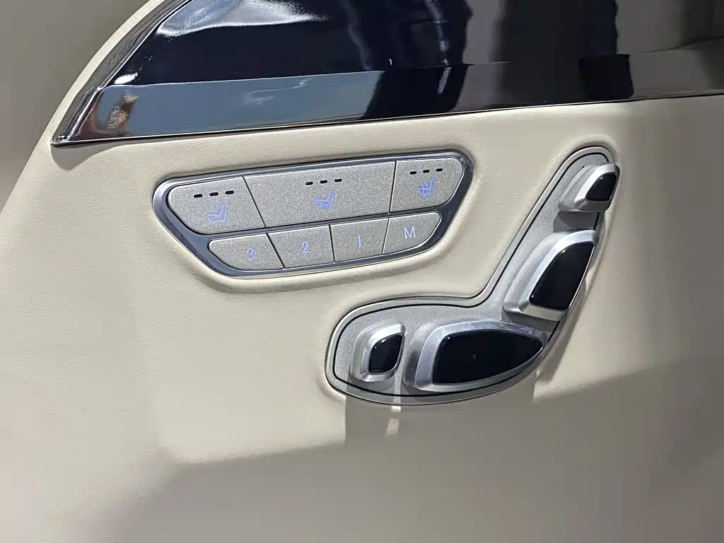 Mercedes-Benz Vito 2023 — фото 14